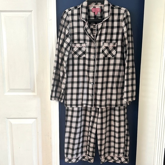 Victoria's Secret Other - Women’s Victoria’s Secret Plaid Flannel Pajama Set Size Medium